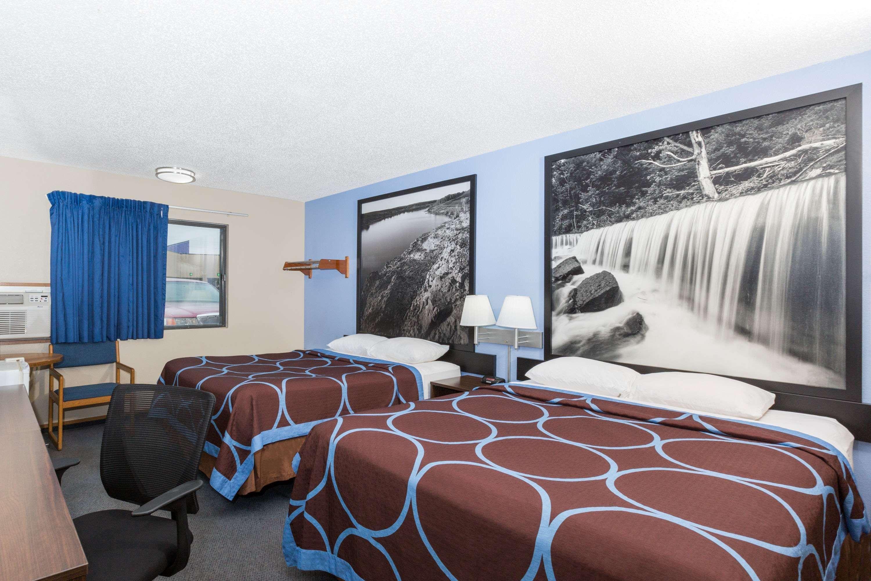 Super 8 By Wyndham Manhattan Ks Exterior foto